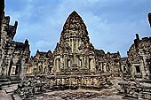 Angkor - Banteay Samre, the central sanctuary.